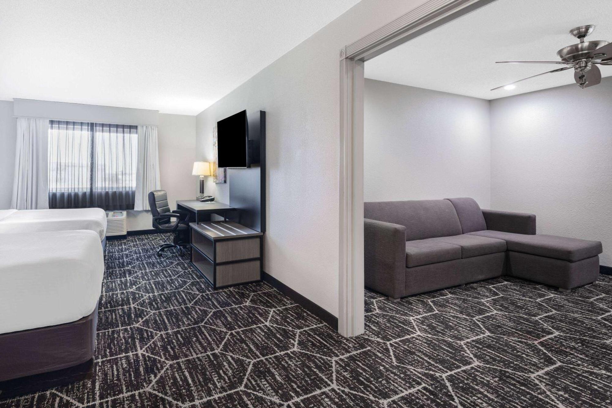 La Quinta by Wyndham Evansville Extérieur photo